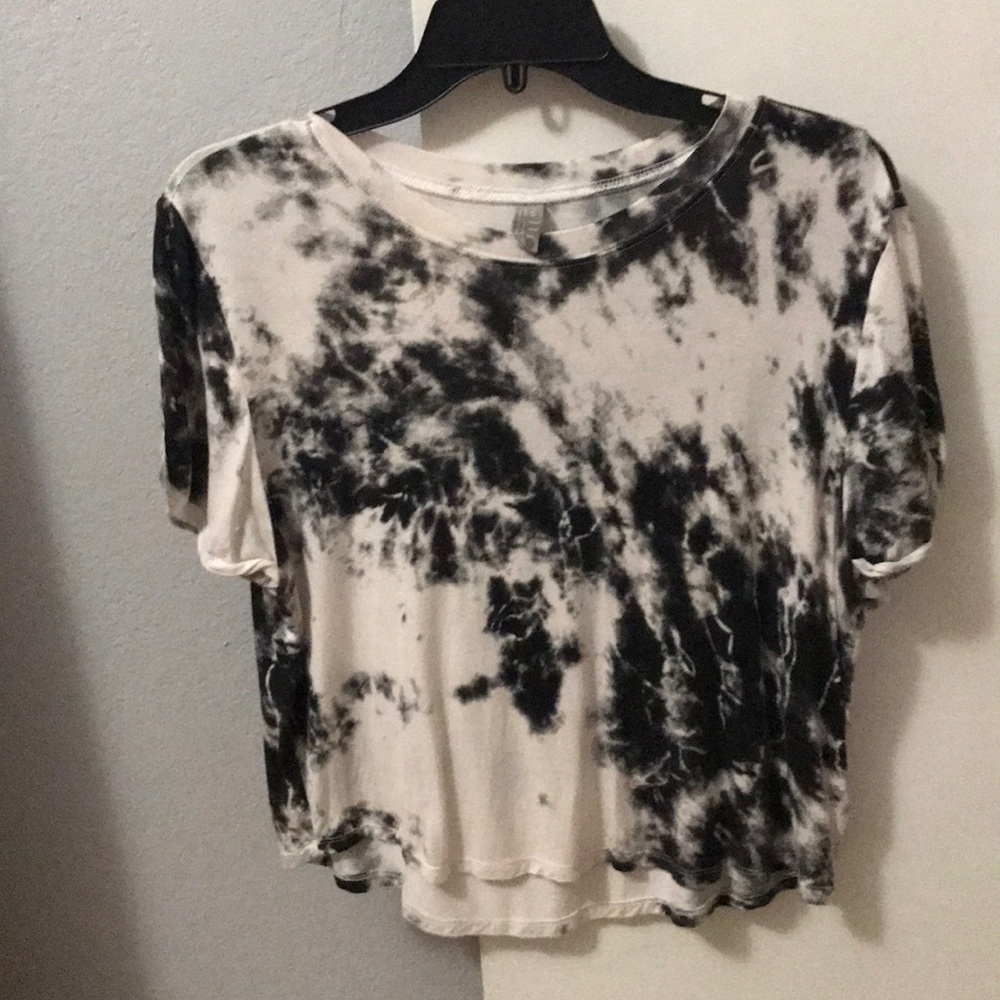 A super cute semi crop top
